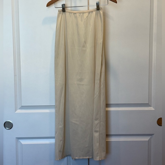 Dresses & Skirts - Vintage Off White Maxi Slip Skirt with Dainty Lace Detail Size M